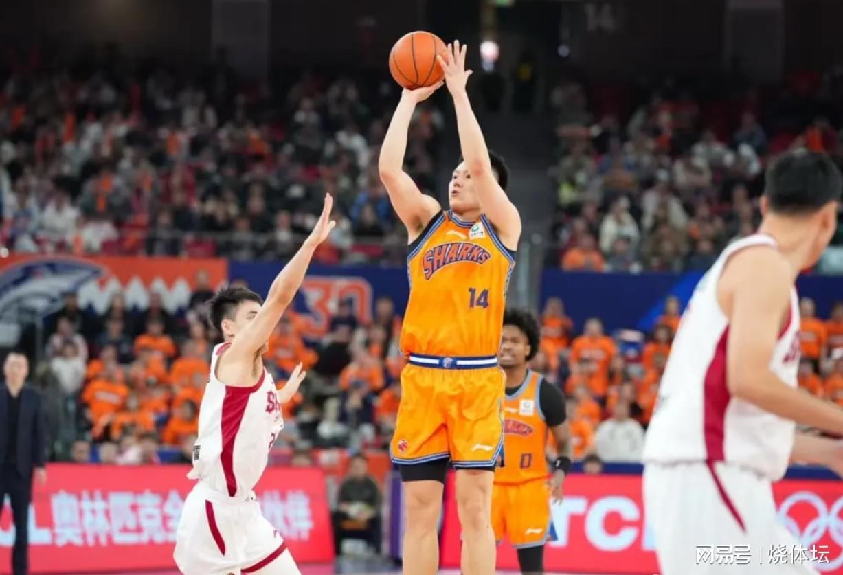 CBA积分榜:上海、广厦、广东同分占据前三,北京输球降到第五