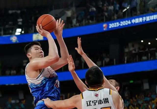 九游娱乐-西尔扎提满血归来!4节6人次新政落地!新疆男篮抢跑备战引关注